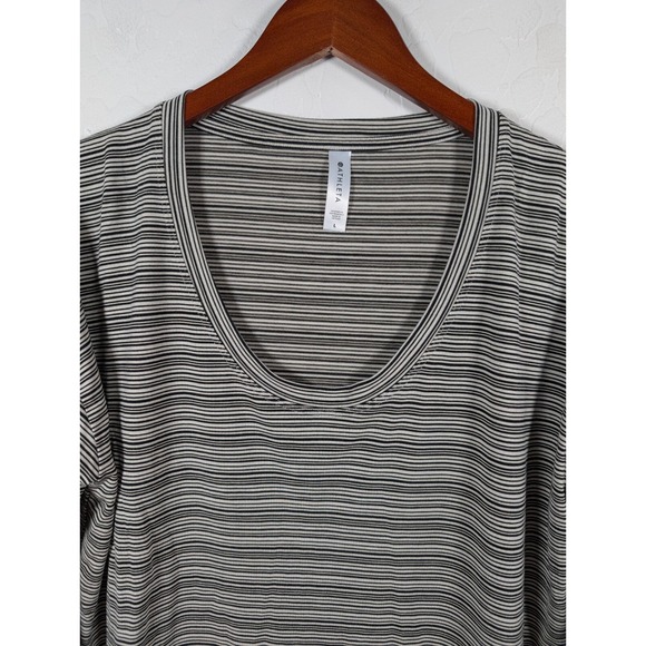 Athleta Top Women's Large Cloudlight Stratus Black White Striped Long Sleeve - Picture 3 of 10